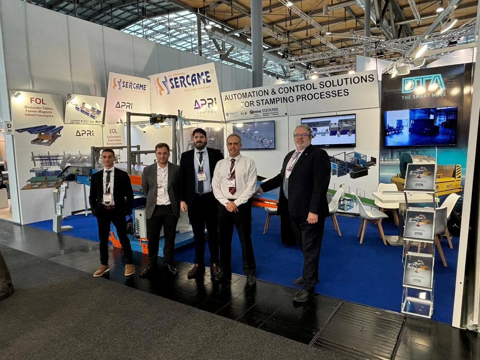 Equipo de APRI Control y SERCAME en su stand de EuroBLECH, en Hannover